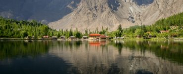 Upper Kachura Lake Skardu , Beautiful Baltistan